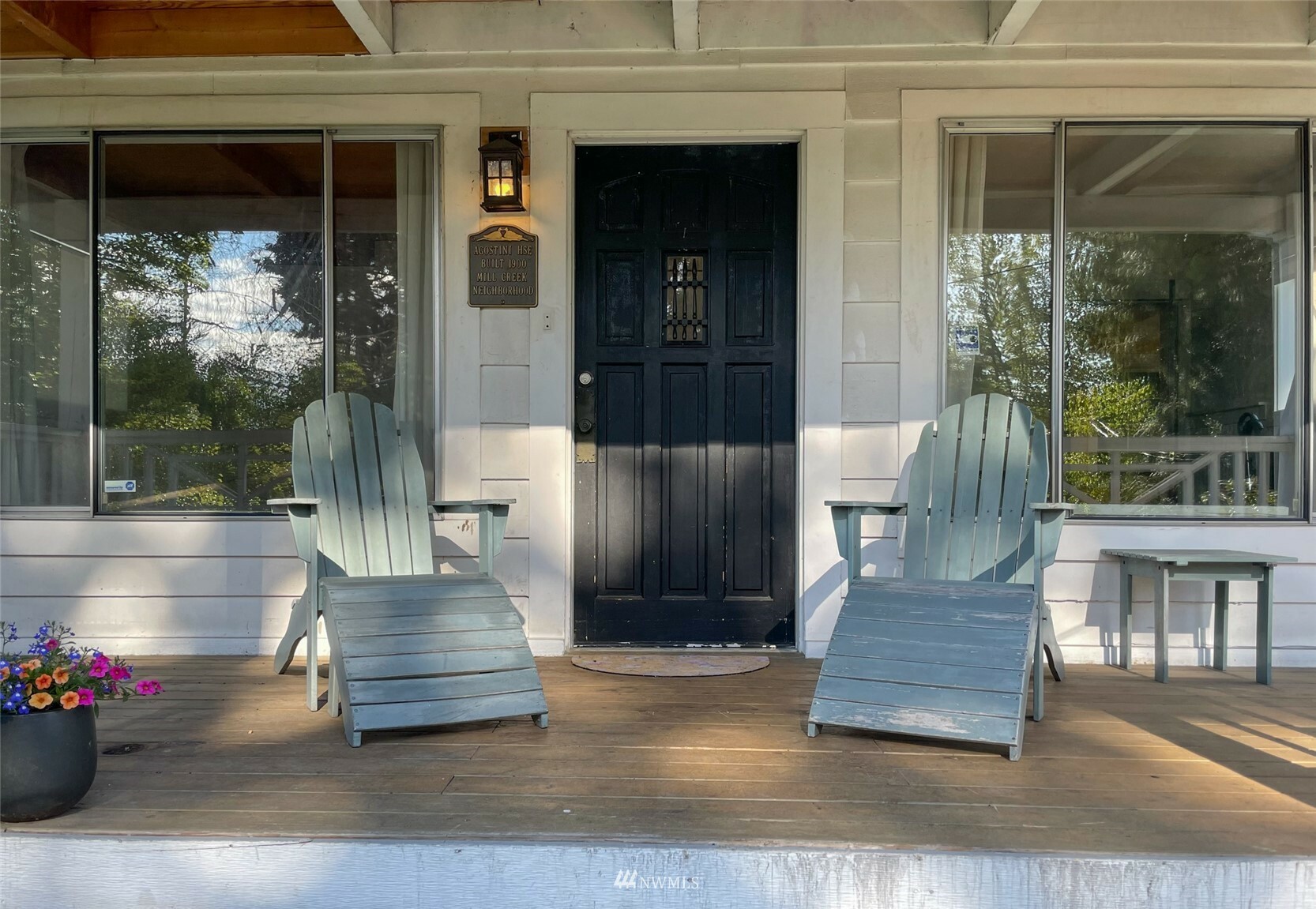 Property Photo: 1110 E Smith Street WA 98030