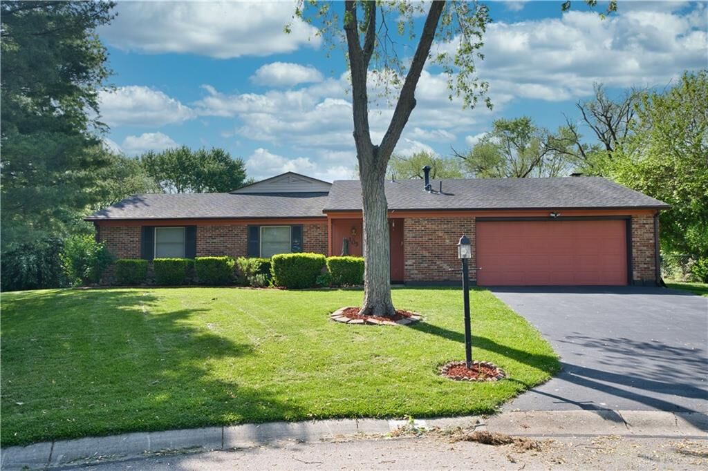 Property Photo: 105 Graywood Court OH 45458