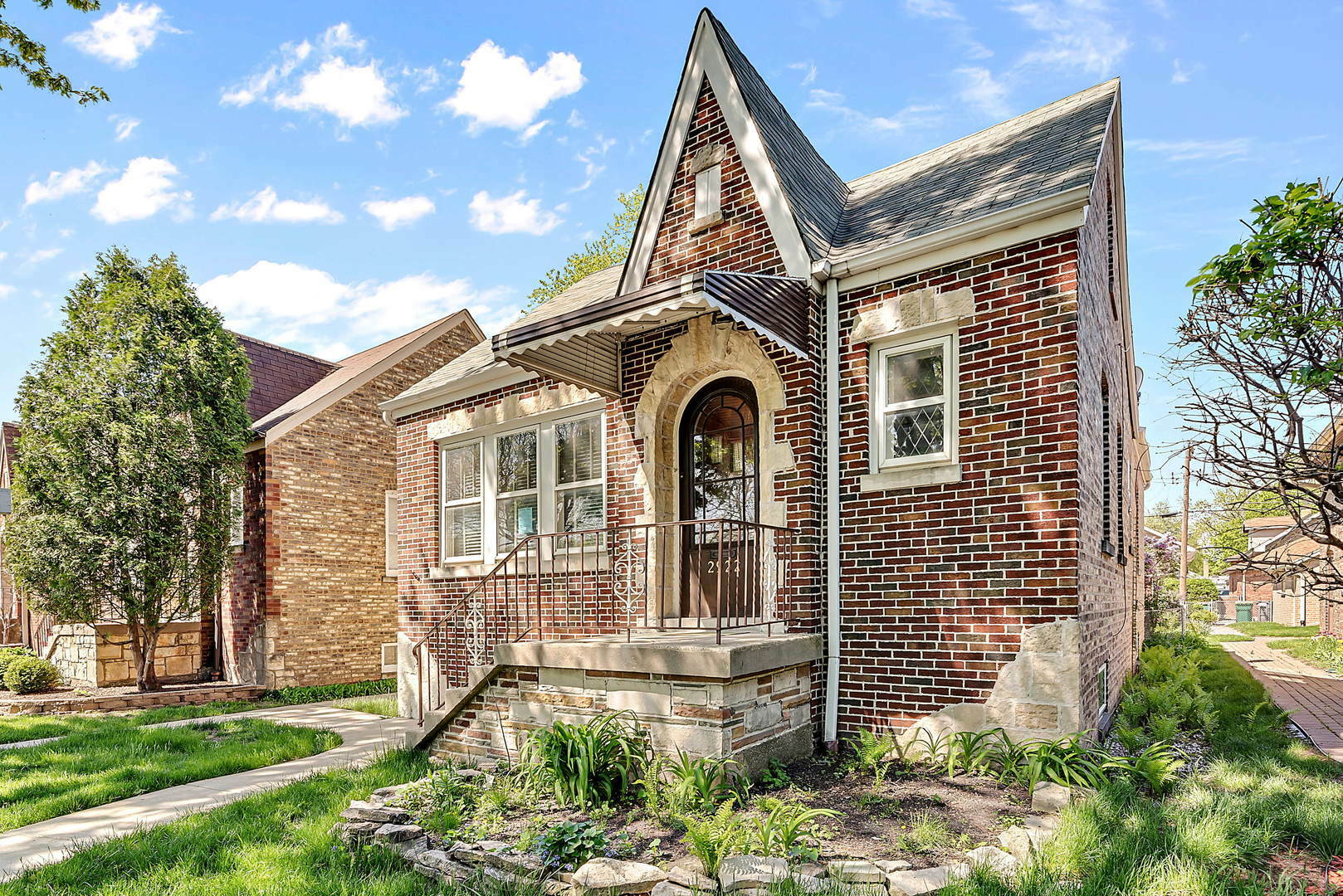 Property Photo:  2922 Wisconsin Avenue  IL 60402 