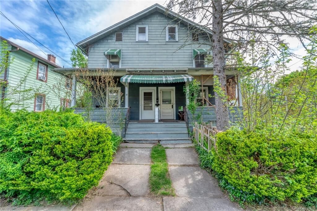 Property Photo:  18-20 Hewitt Place  NY 12401 