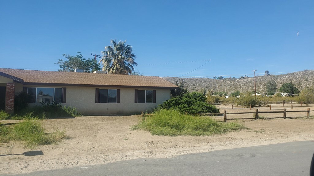 Property Photo:  57347 Navajo Trail  CA 92284 