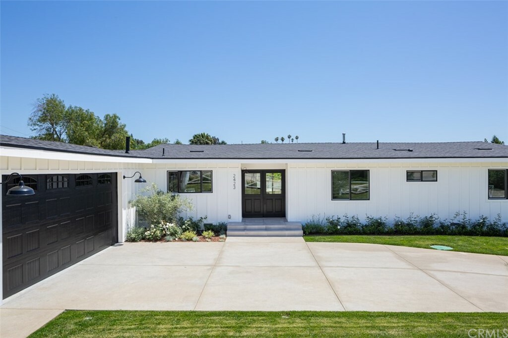 Property Photo: 2423 Vista Road CA 90631