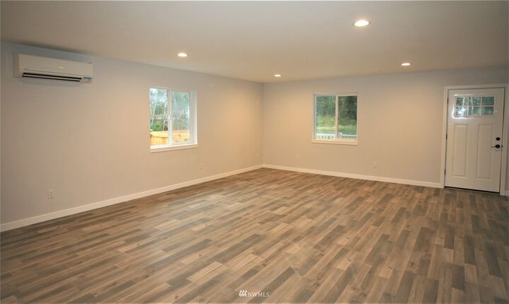 Property Photo:  611 N Melbourne Street  WA 98595 