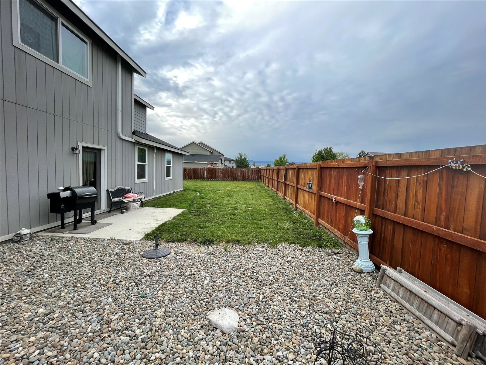 Property Photo:  313 E 28th Avenue  WA 98926 