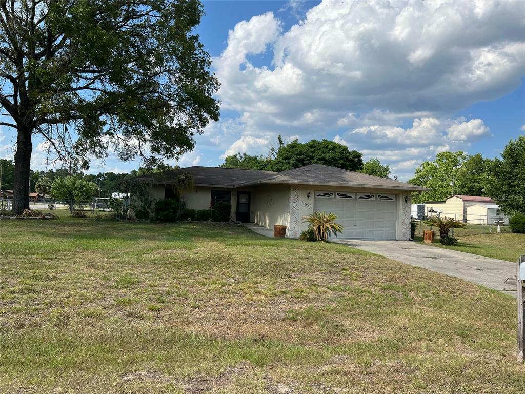 Property Photo:  4857 SE 137th Place  FL 34491 