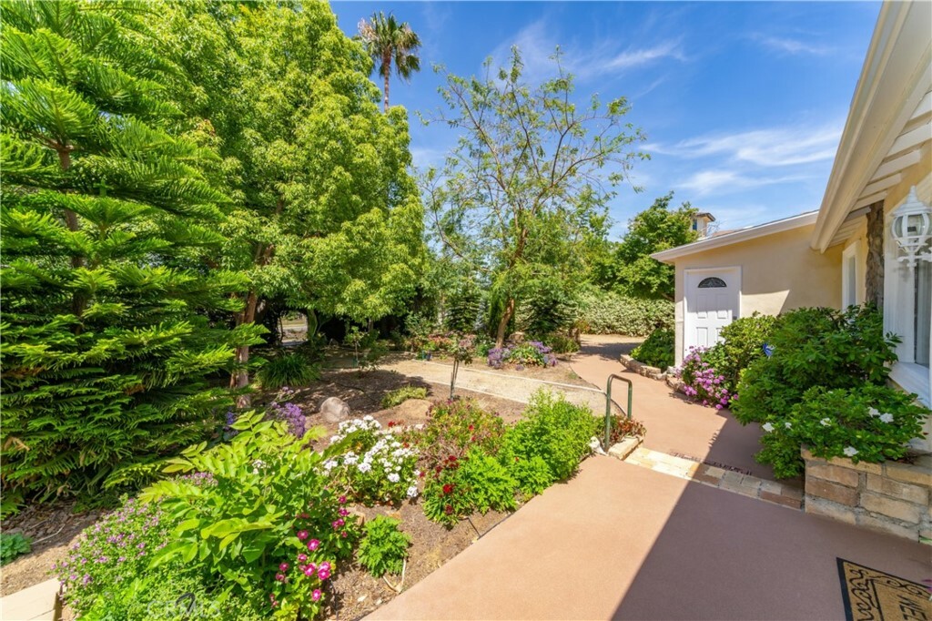 Property Photo:  1002 W Ontario Avenue  CA 92882 