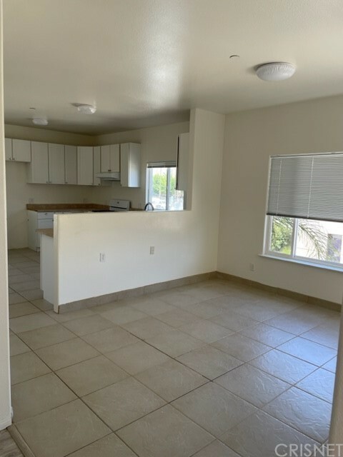 Property Photo:  432 434 W Wooley Road 432-434  CA 93030 