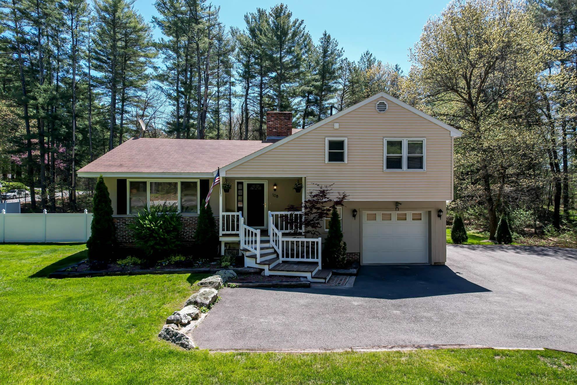 Property Photo: 108 South Road NH 03053