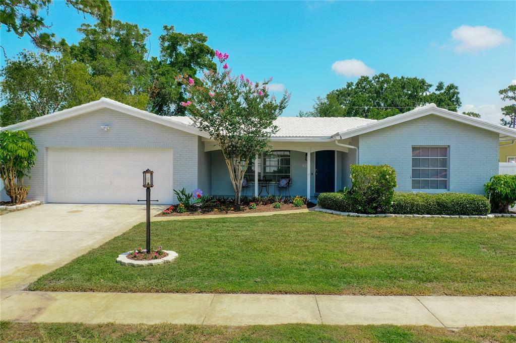 Property Photo:  1582 Pennwood Circle N  FL 33756 