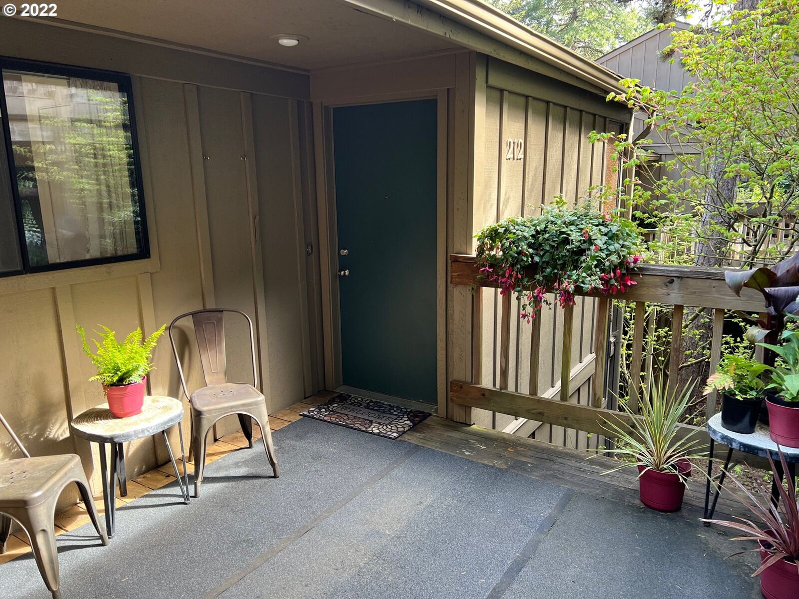 Property Photo:  212 Trailside Loop  OR 97405 