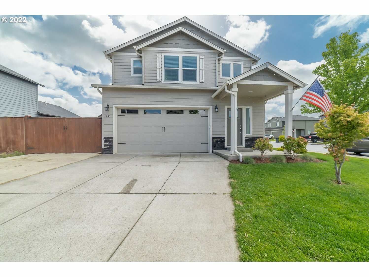 Property Photo: 236 Sumac Ct OR 97448