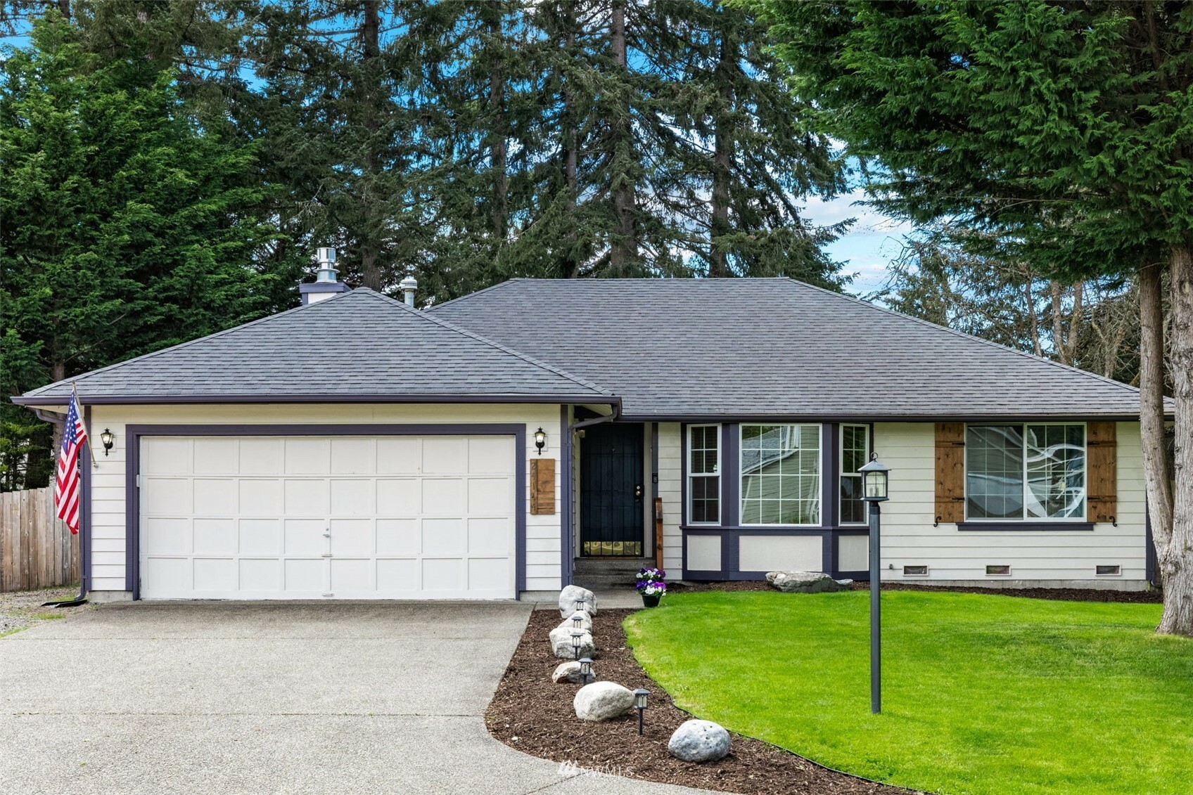 Property Photo:  24114 33rd Avenue E  WA 98387 