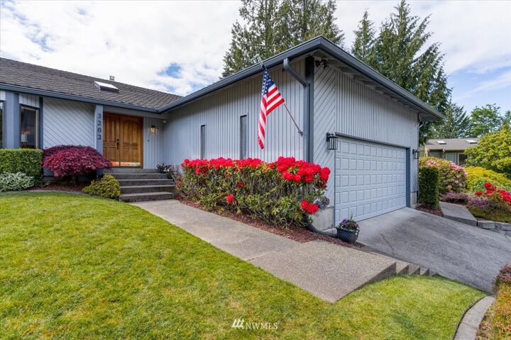 Property Photo:  3202 21st Street Place SE  WA 98374 