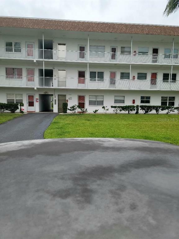 Property Photo: 5728 14th Avenue N 106B FL 33710