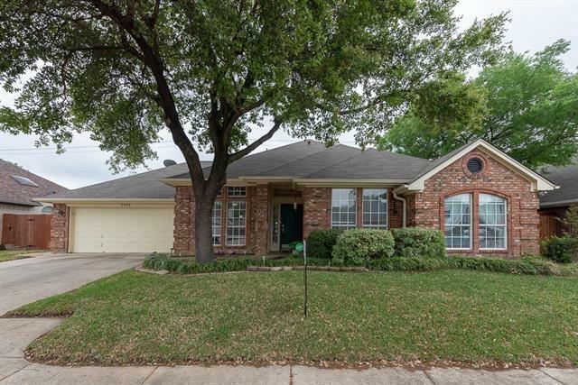 Property Photo:  1408 Sylvia Drive  TX 76021 