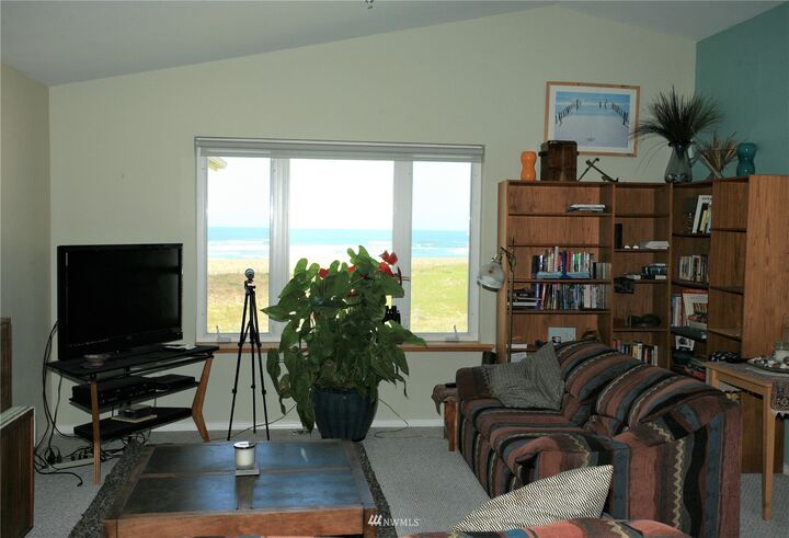 Property Photo:  1600 Ocean Avenue 334  WA 98595 