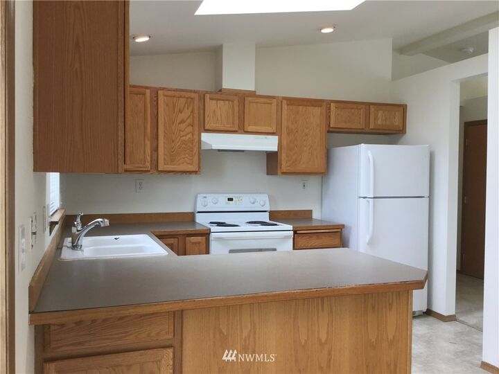 Property Photo:  403 Hemming Way  WA 98252 