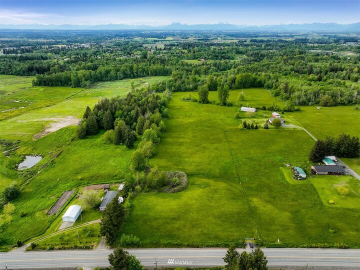 Property Photo: 422 E Smith Road WA 98226