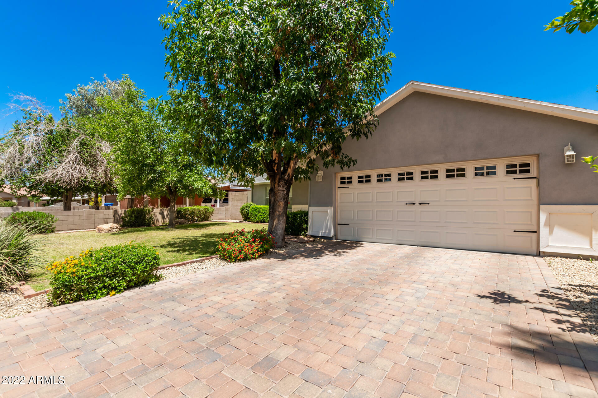 Property Photo: 4409 N 19th Place AZ 85016