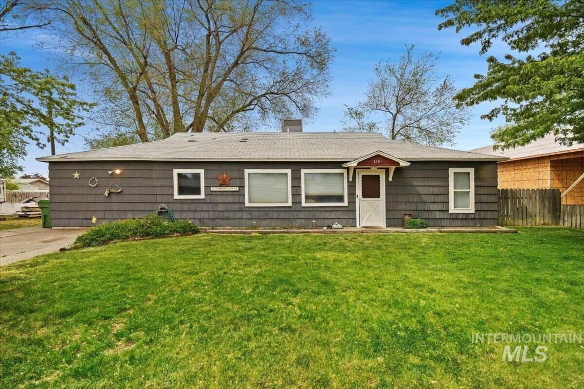 Property Photo:  1211 NW 19th St  ID 83619 