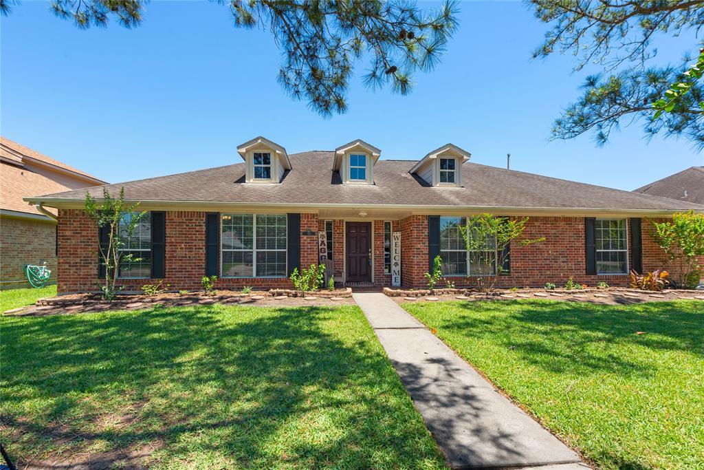 Property Photo: 112 Clear Creek Meadows Drive TX 77573