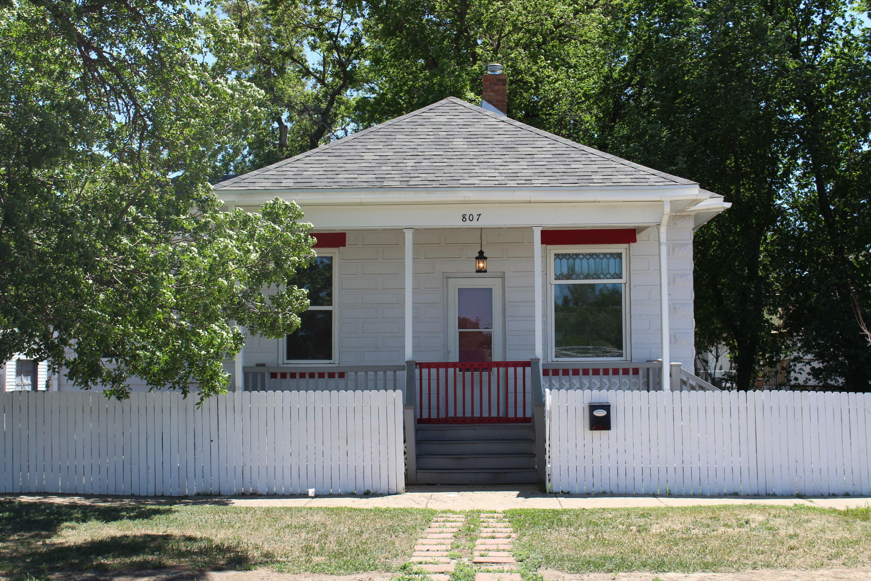 Property Photo:  807 1st Street SW  ND 58554 