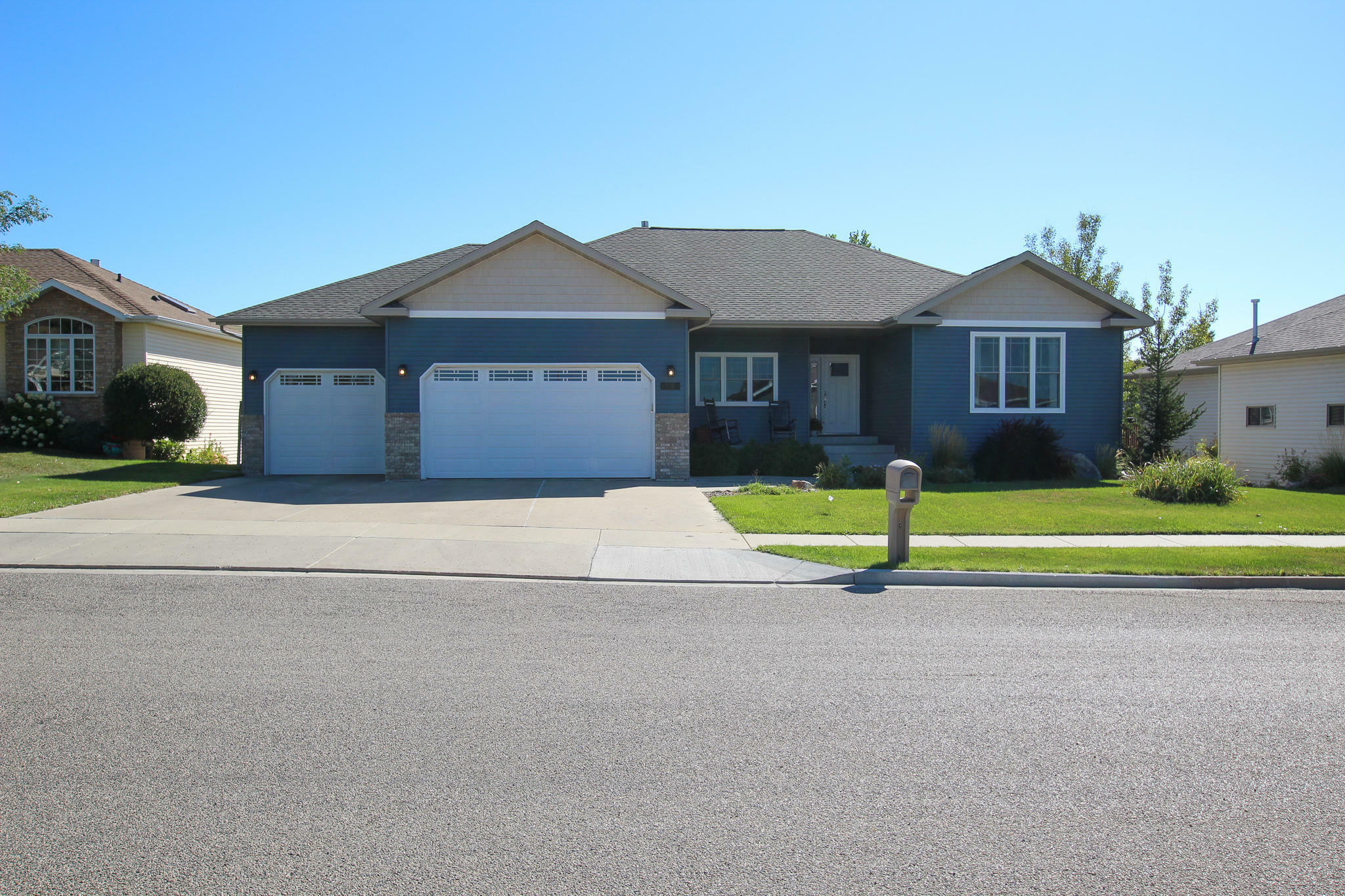 Property Photo:  1333 Golden Eagle Lane  ND 58503 