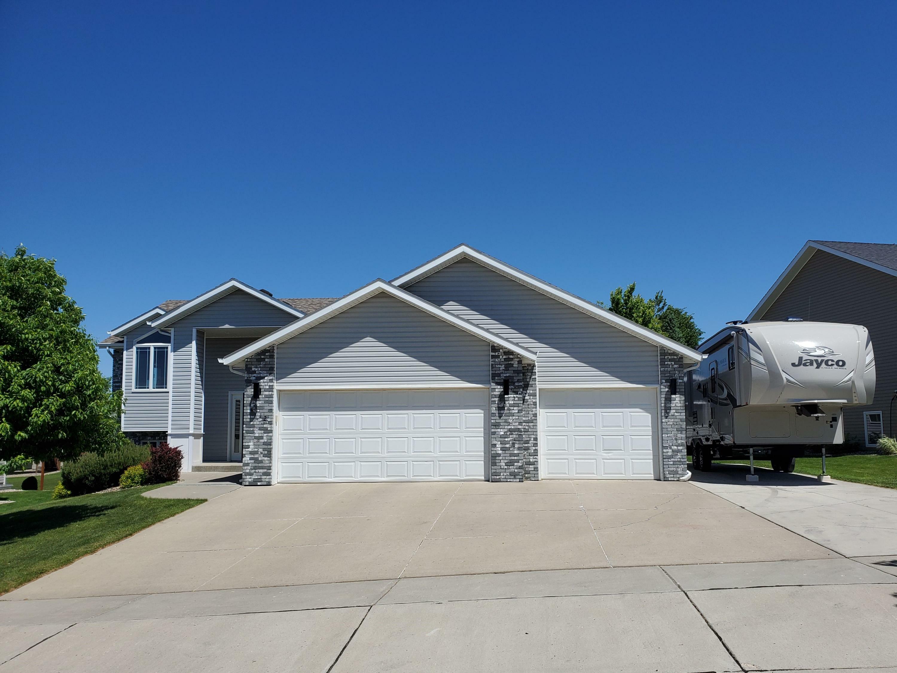 4712 Amberglow Drive  Bismarck ND 58503 photo