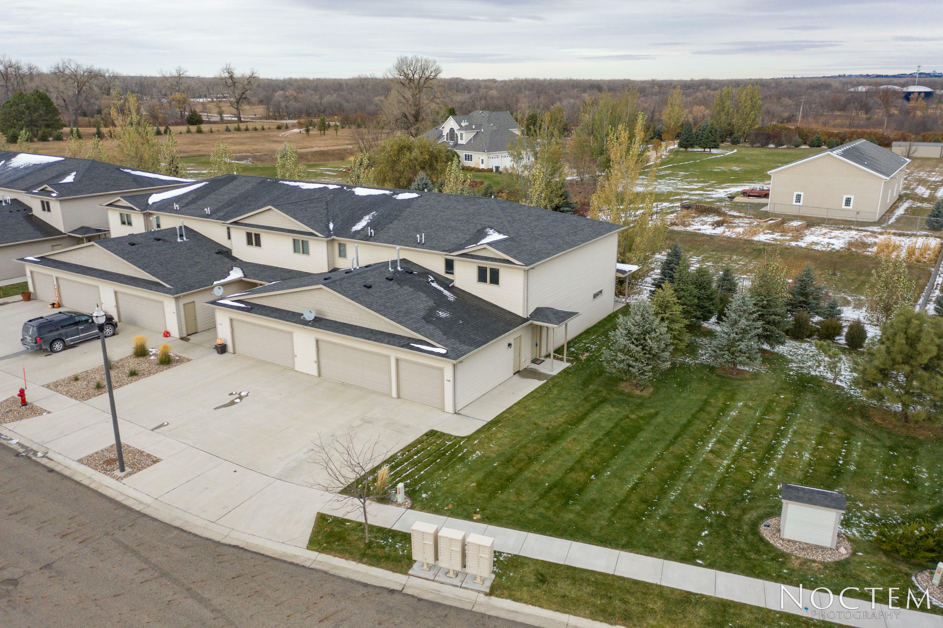 Property Photo:  708 Mayflower Drive  ND 58504 