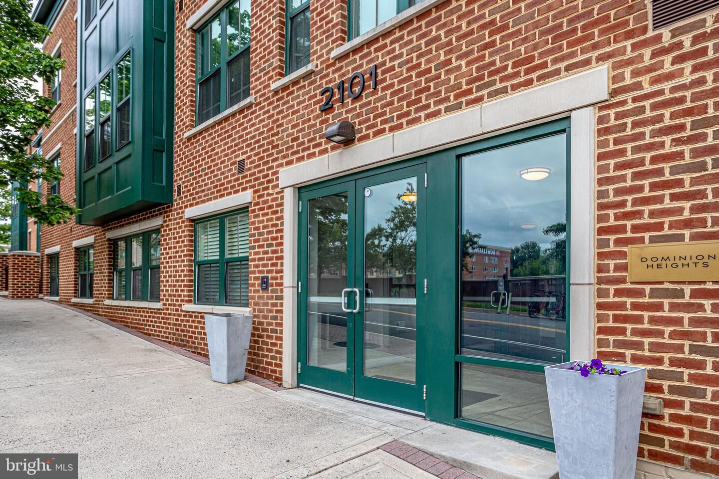 Property Photo:  2101 N Monroe Street 318  VA 22207 