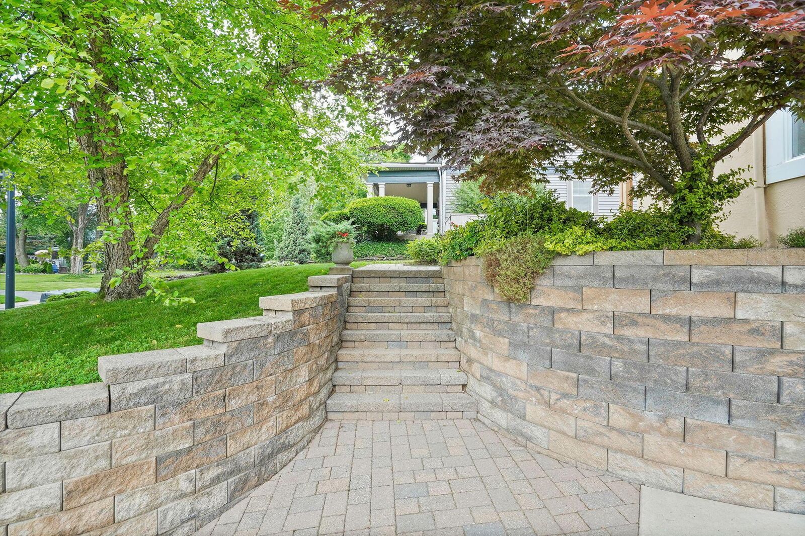 Property Photo: 1182 W 1st Avenue OH 43212