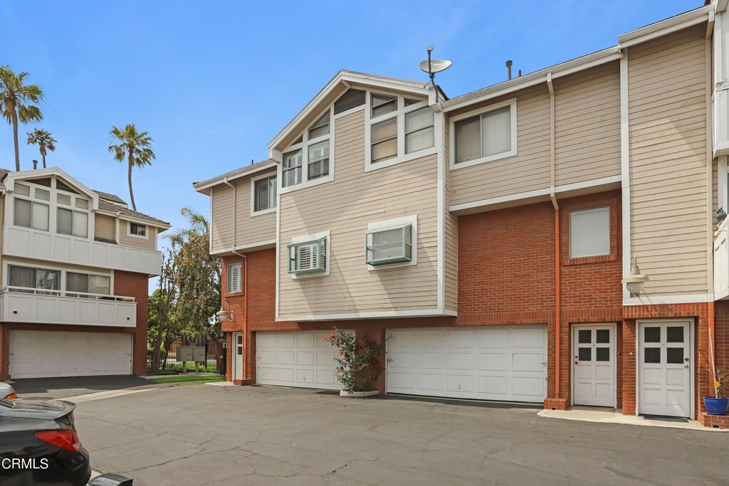 Property Photo:  829 S B Street  CA 93030 