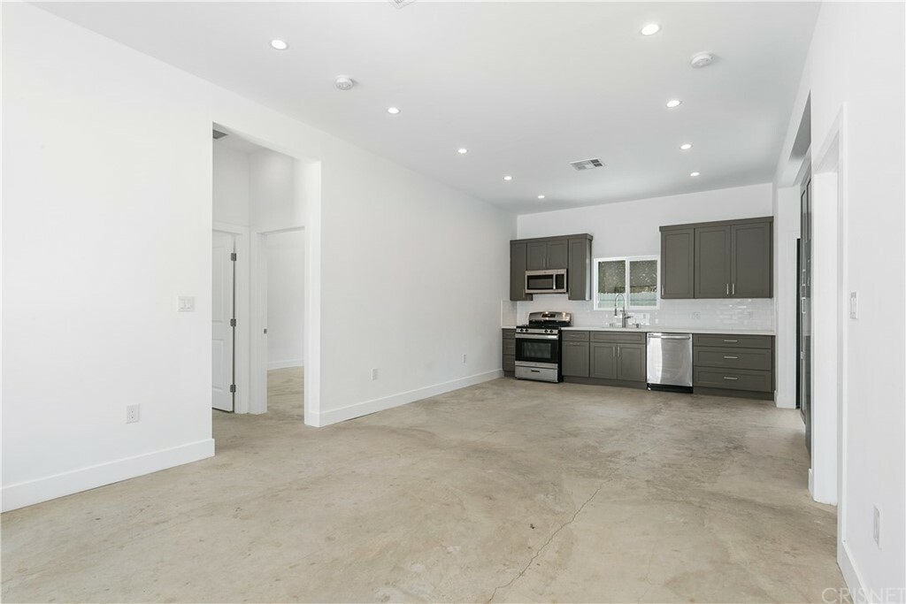 Property Photo:  4025 East Boulevard  CA 90066 