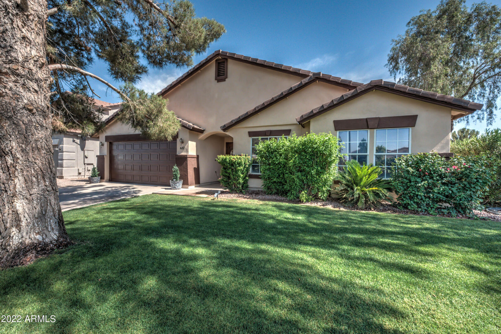 Property Photo: 632 W 16th Street AZ 85132