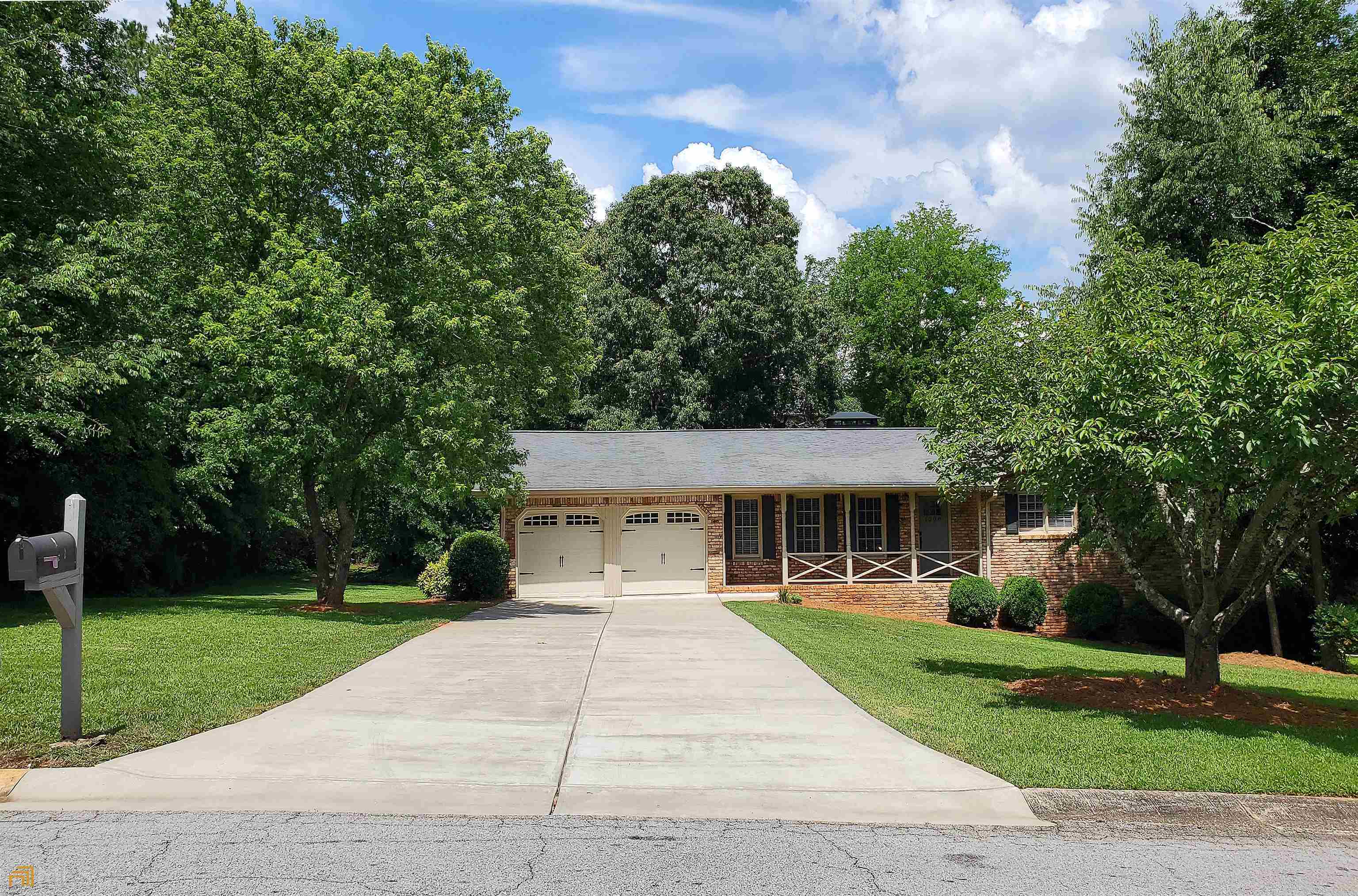 Property Photo: 1208 SW Renee Drive GA 30047