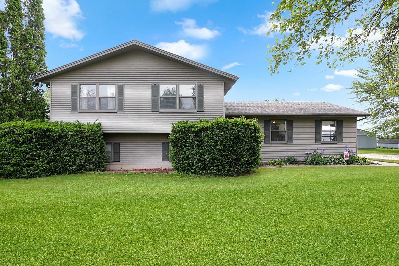 Property Photo:  32068 New Lebanon Road  IL 60140 