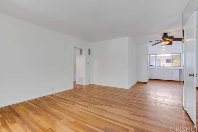 Property Photo:  4353 Colfax Avenue 20  CA 91604 