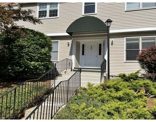 Property Photo: 425 Main St 20D MA 01749