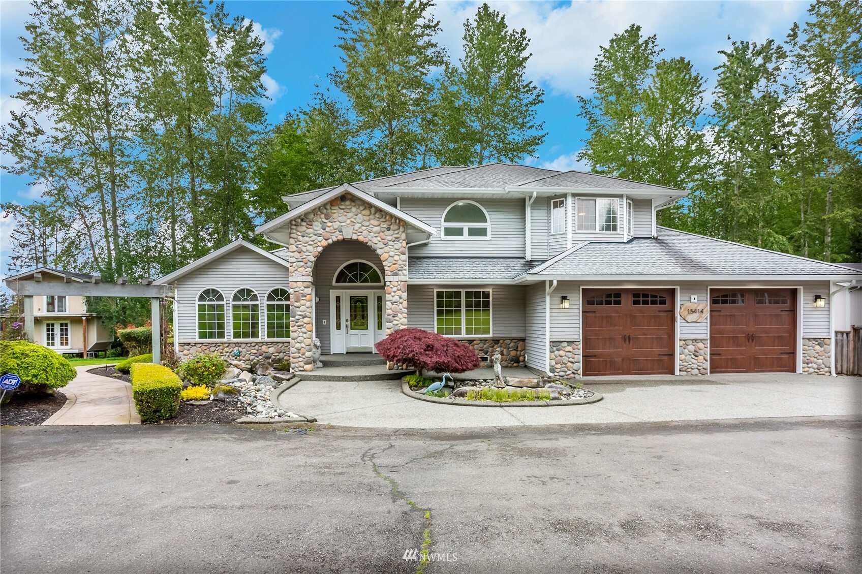 Property Photo: 15414 91st Avenue SE WA 98296