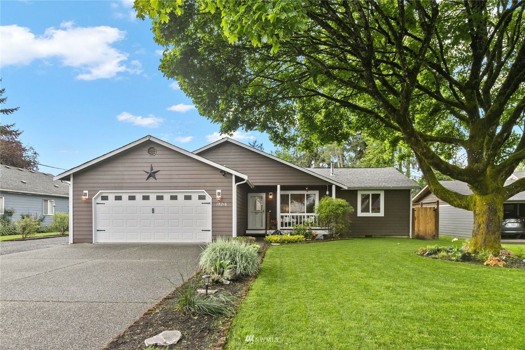 Property Photo: 15216 179th Avenue SE WA 98272