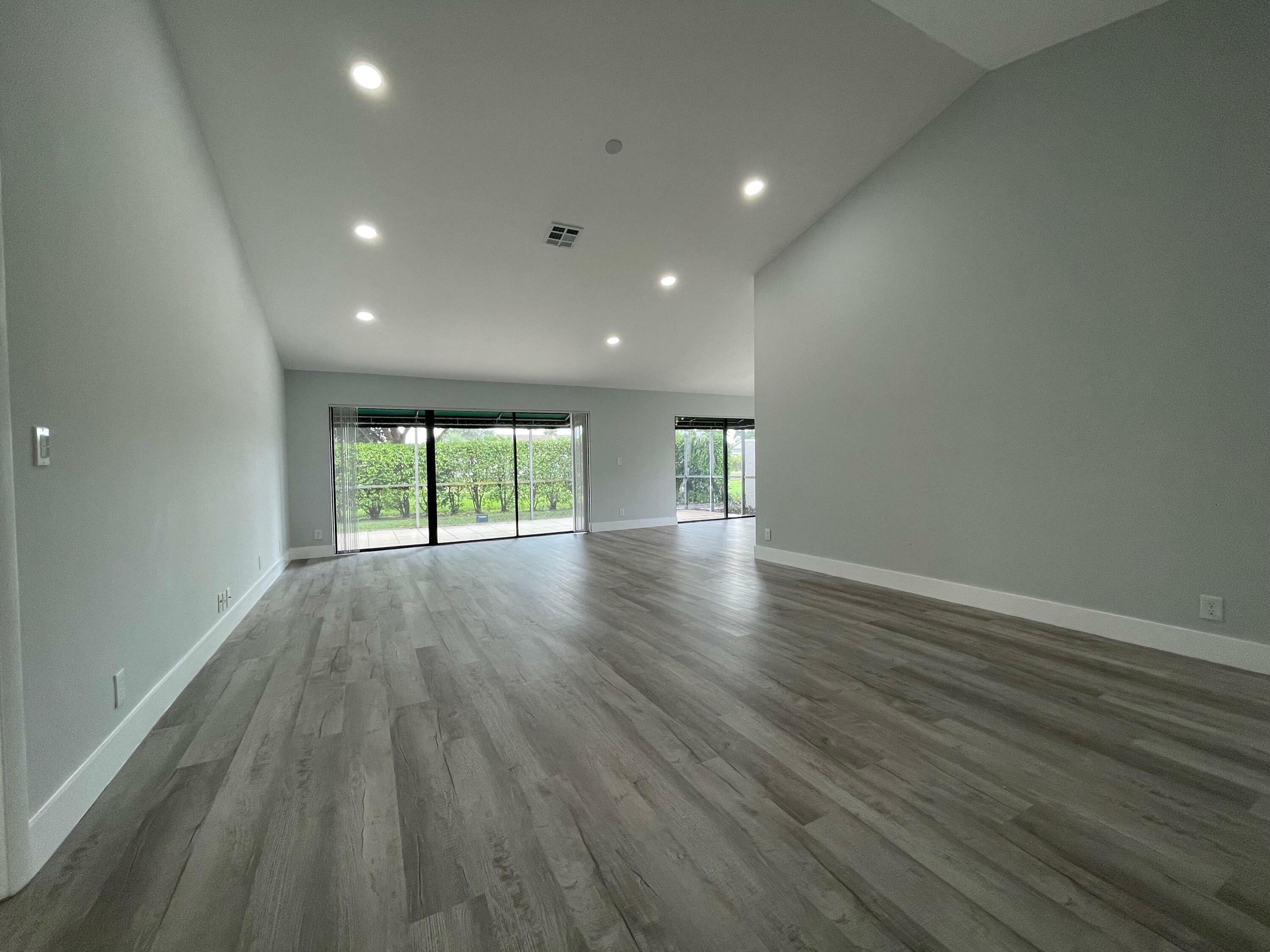 Property Photo:  6498 Las Flores Drive  FL 33433 