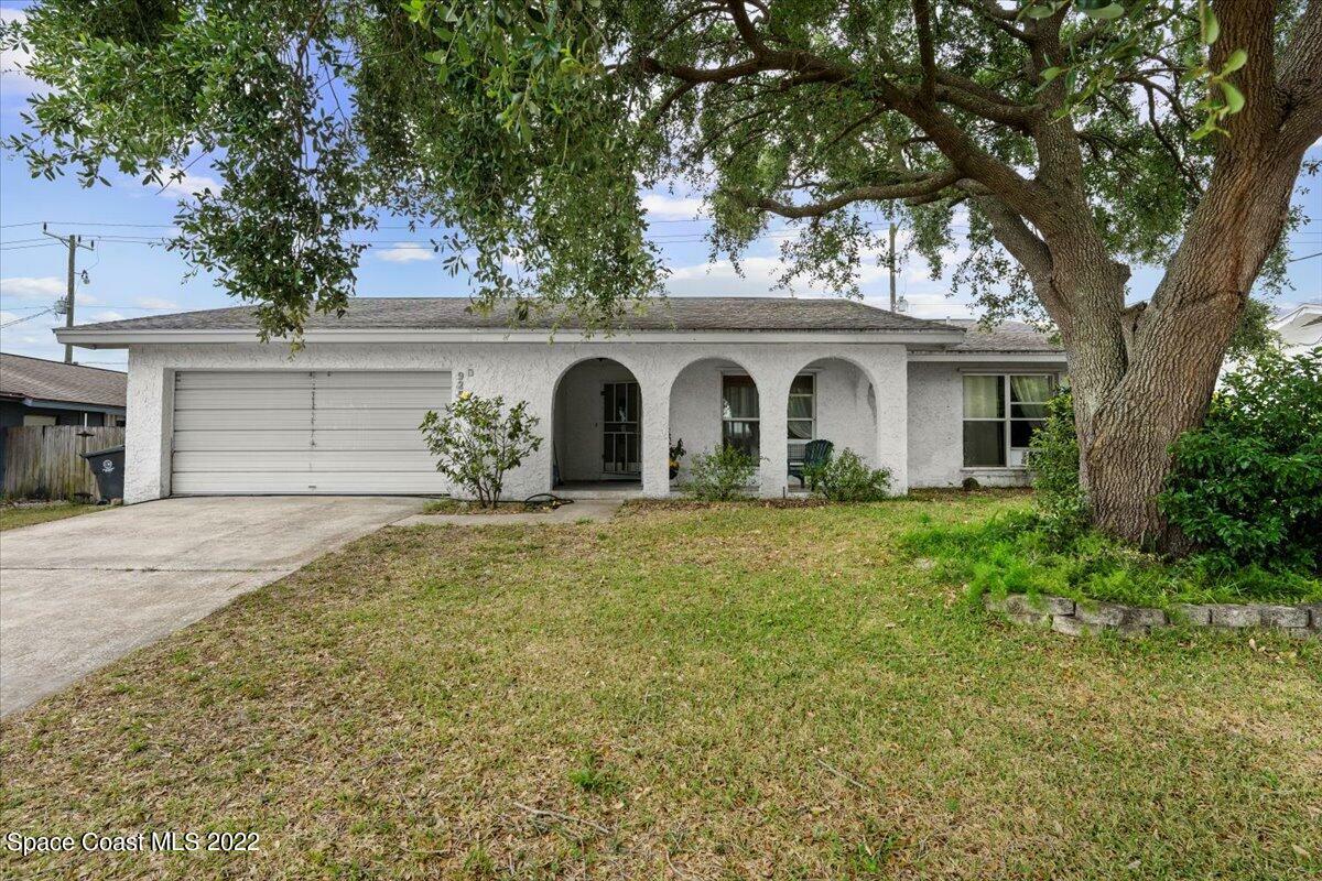 Property Photo:  925 Cynthia Drive  FL 32780 