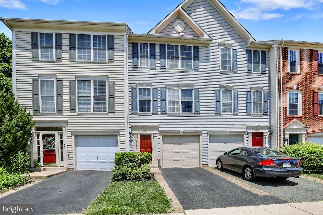 Property Photo: 45454 Bluemont Junction Square VA 20164