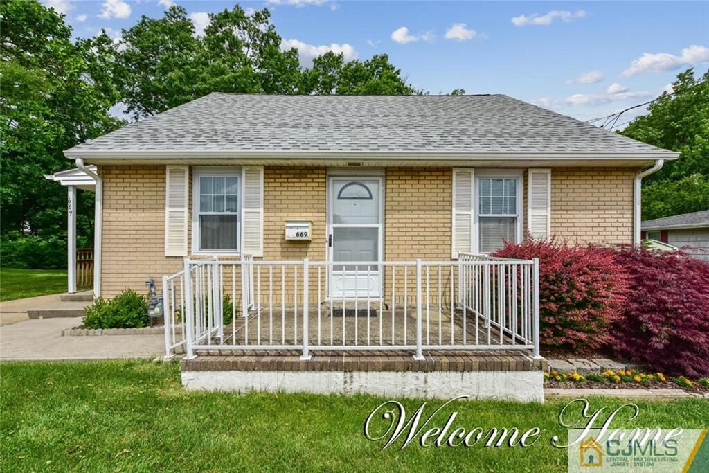 Property Photo:  669 Florida Grove Road  NJ 08861 