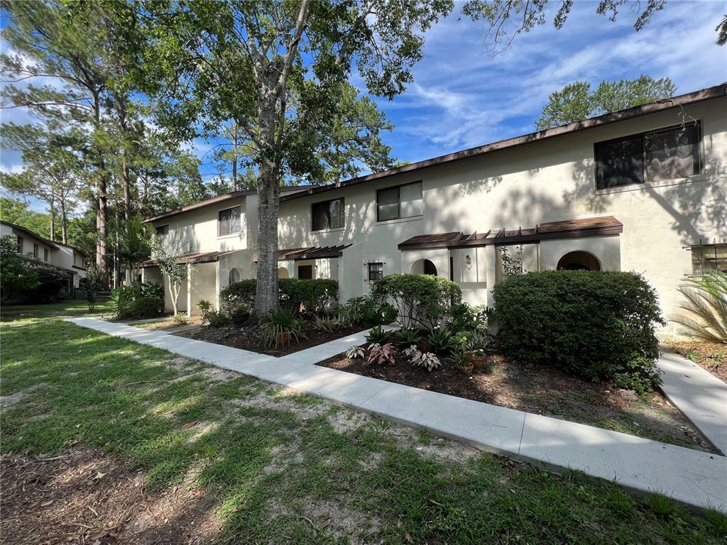 Property Photo:  2635 SW 35th Place 704  FL 32608 