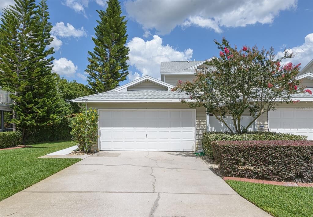 Property Photo:  1706 Lullwater Lane  FL 33549 