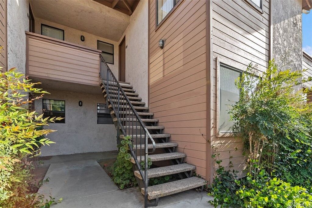 Property Photo:  1333 Massachusetts Avenue 201  CA 92507 