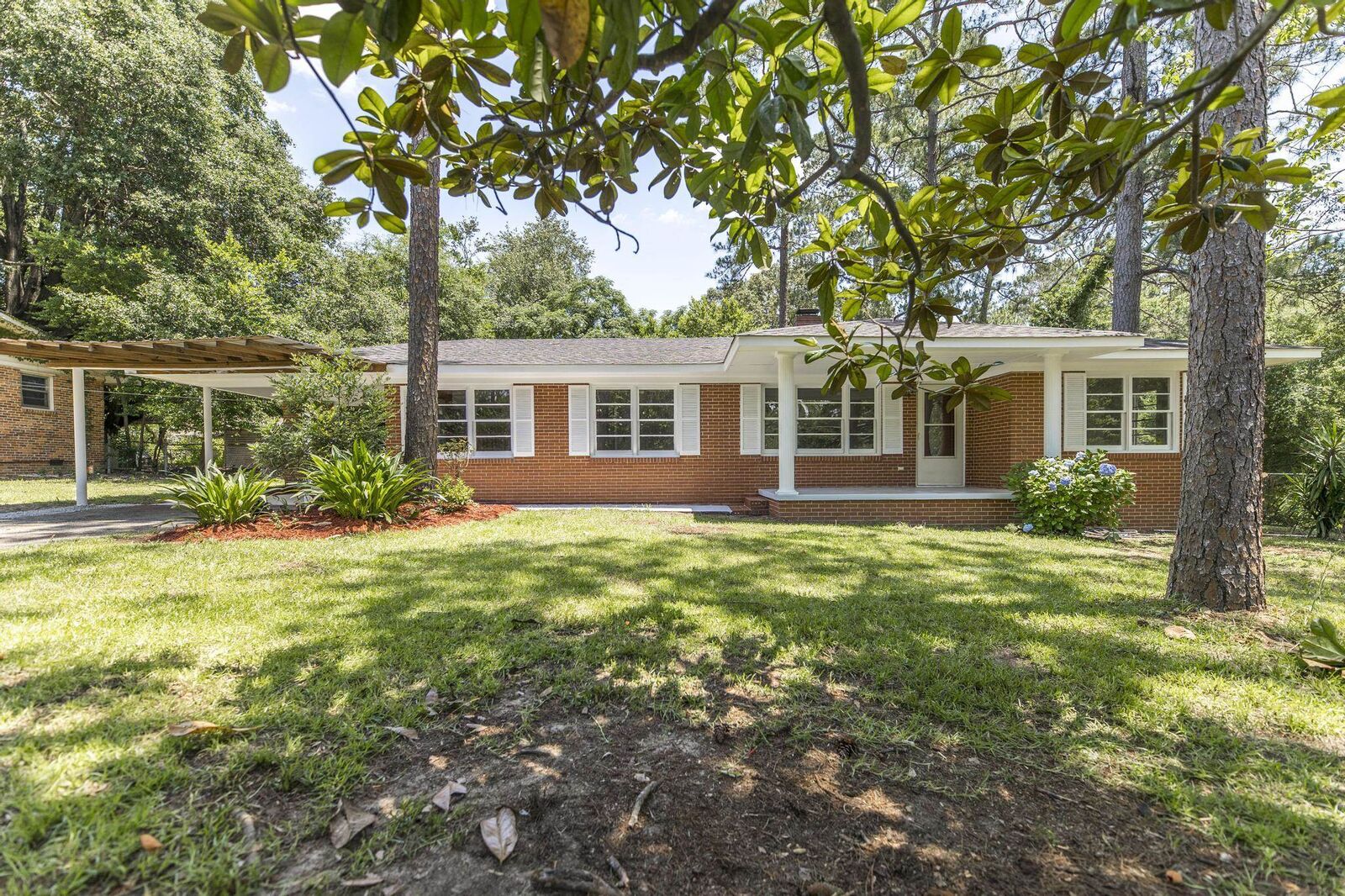 Property Photo:  120 Gettys Street  GA 31027 