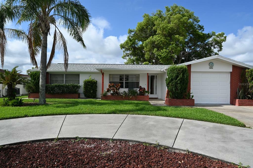 Property Photo:  5642 Perkin Drive  FL 34652 