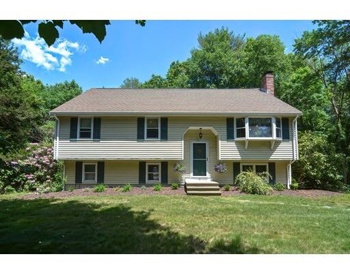 Property Photo:  6 Paula Ln  MA 02048 